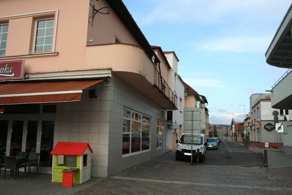 Liptovský Mikuláš Apartman Lm מראה חיצוני תמונה