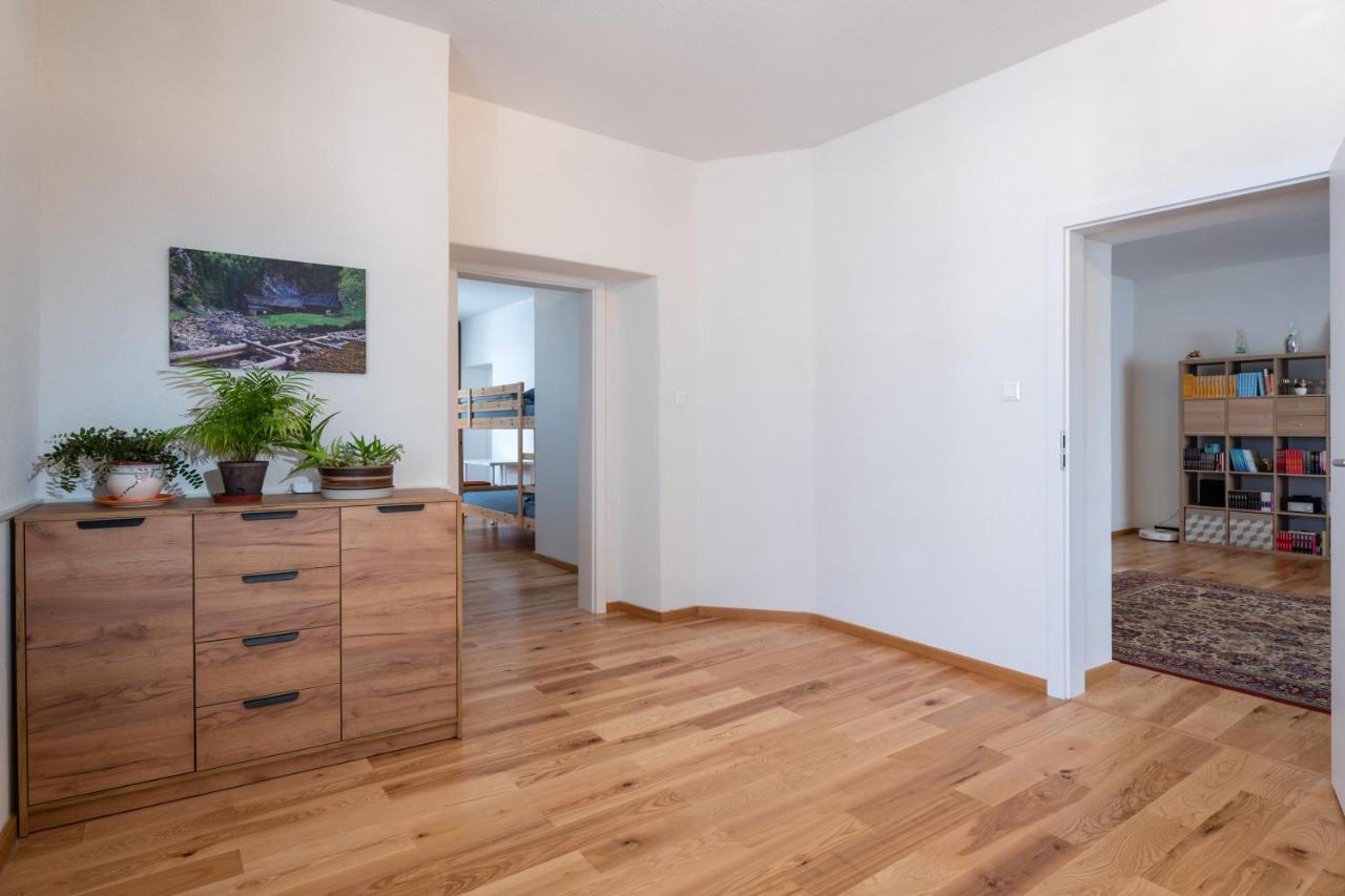 Liptovský Mikuláš Apartman Lm מראה חיצוני תמונה